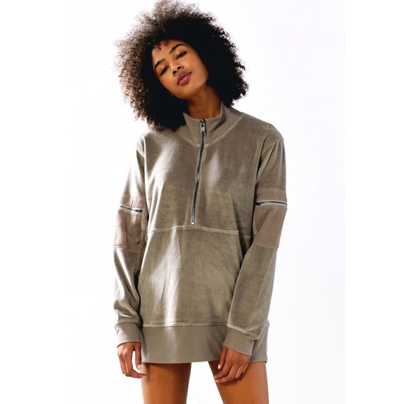 UO Silence + Noise Velour Oversized Popover Jacket - Picture 2 of 11